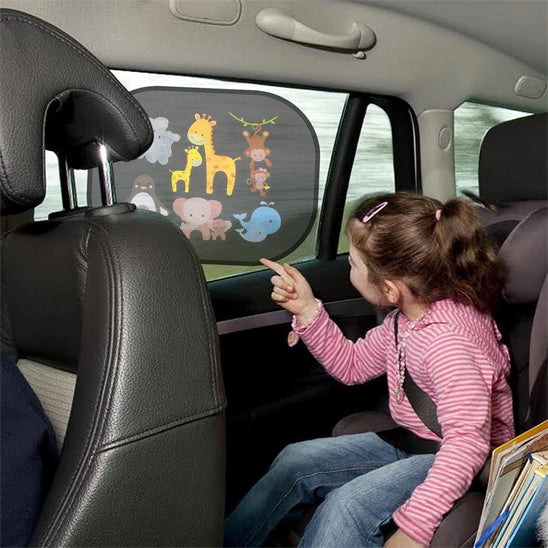 pare soleil voiture bebe enfant observe